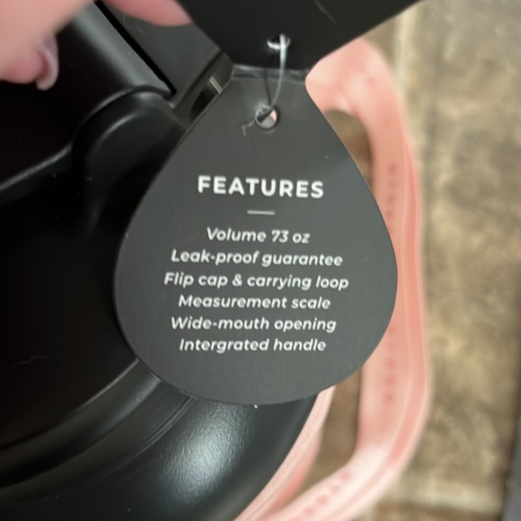 NWT black Hydrojug with pink leopard sleeve and strap - Picture 3 of 3